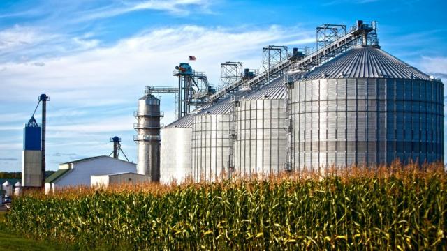 Una planta de producción de biocombustibles.