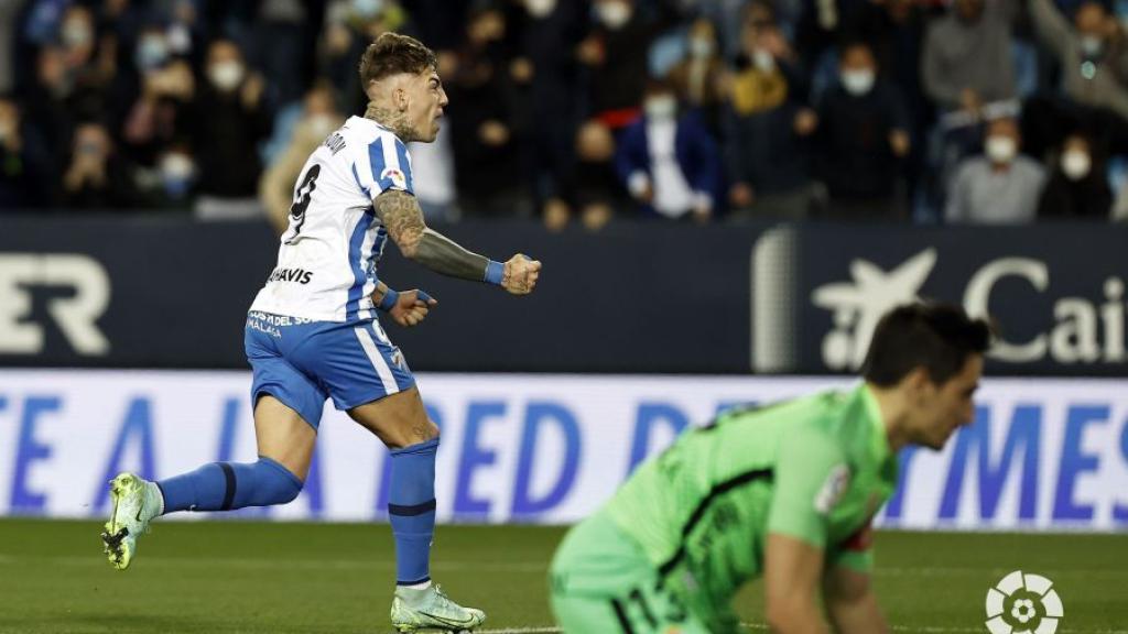 Celebración de Brandon tras marcar desde el punto de penalti.