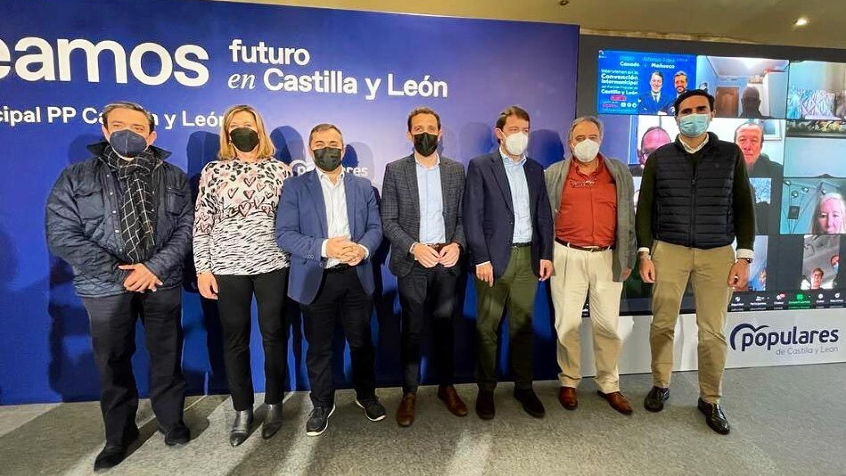 Representantes del PP de Valladolid con Mañueco