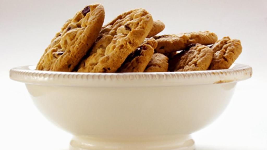 Galleta con chips de chocolate.