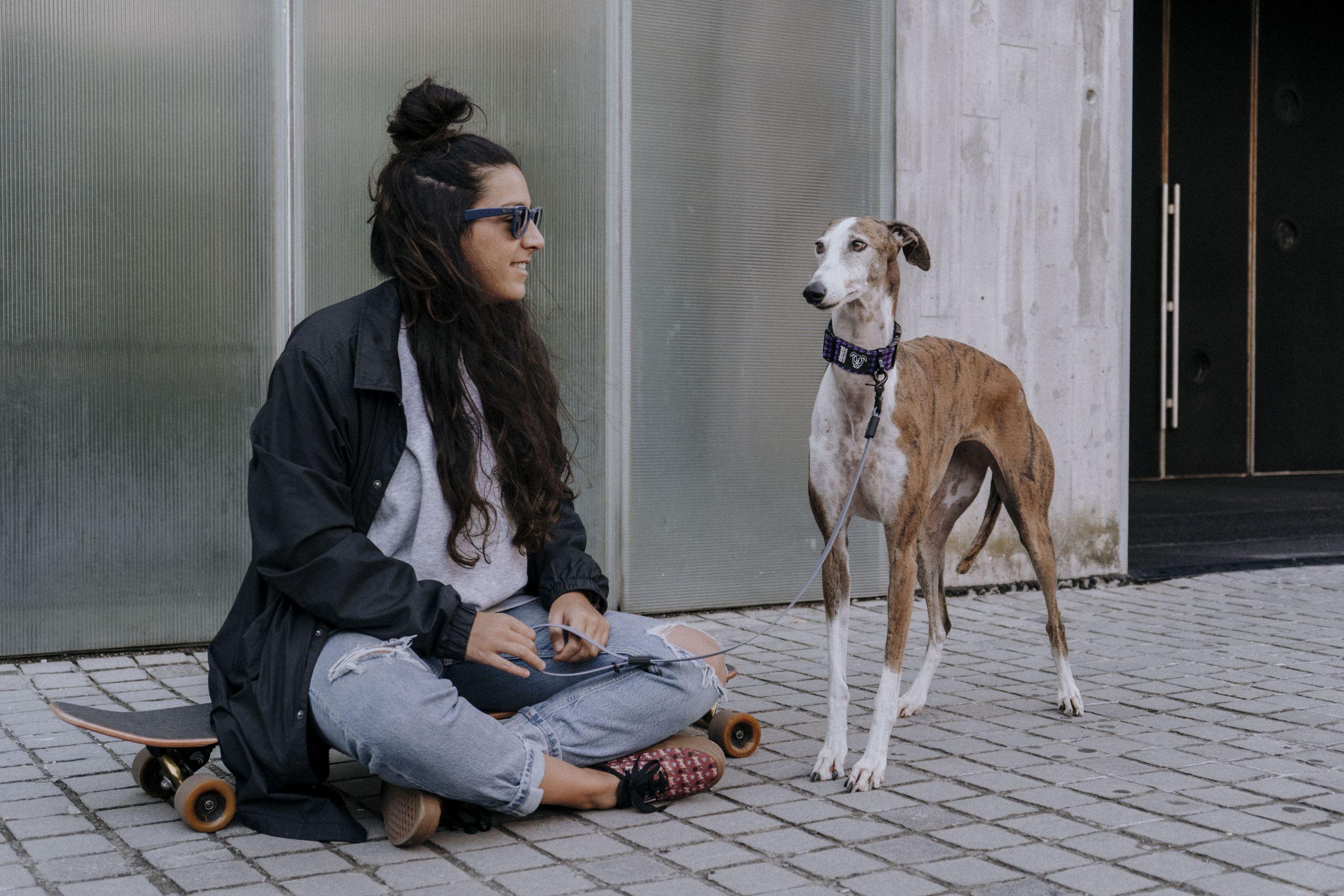 Laura y su perro, Once.Foto: Marta Fernández Escobar.