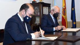 Firma del convenio entre la USC y la Fiscalía Superior de Galicia.