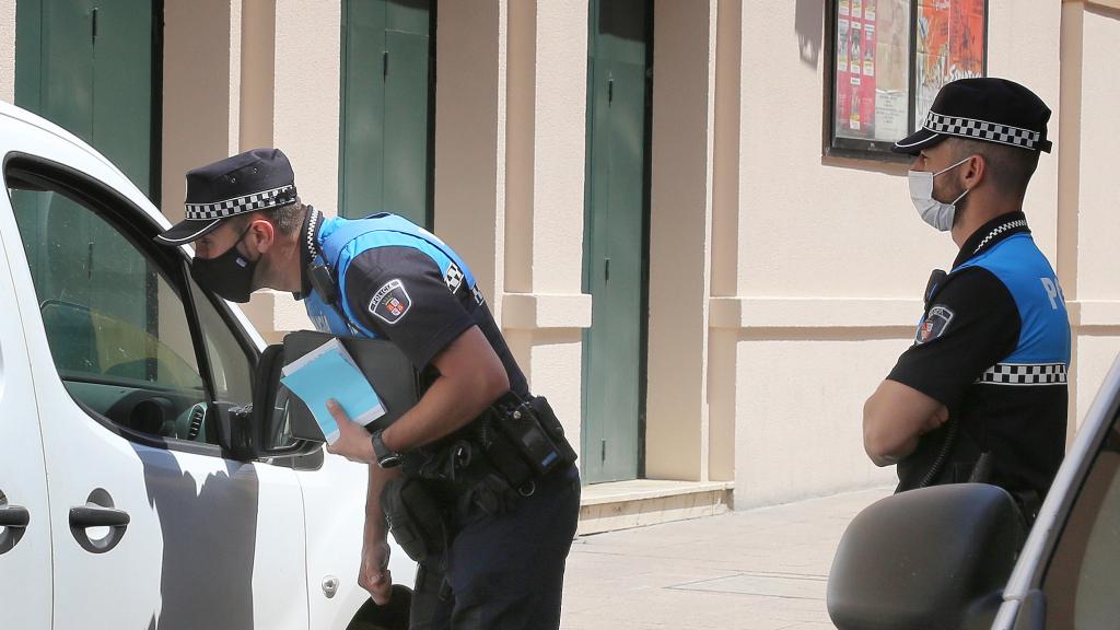 Imagen de archivo de unos agentes de la Policía Local de Palencia.