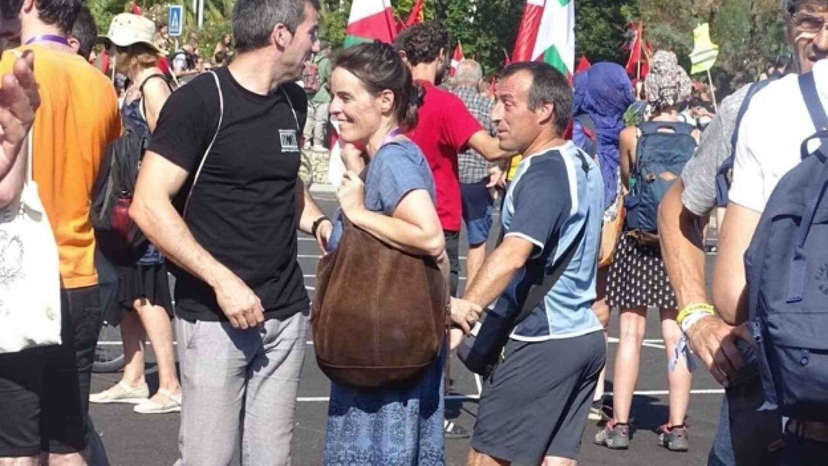 David Pla, con pantalón corto, en unas protestas en Francia