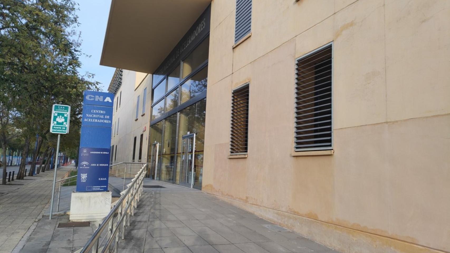 El exterior del Centro Nacional de Aceleradores, en Sevilla.