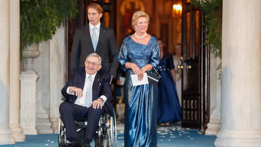 Constantino de Grecia en la boda de su hijo Philippos con Nina Flohr.