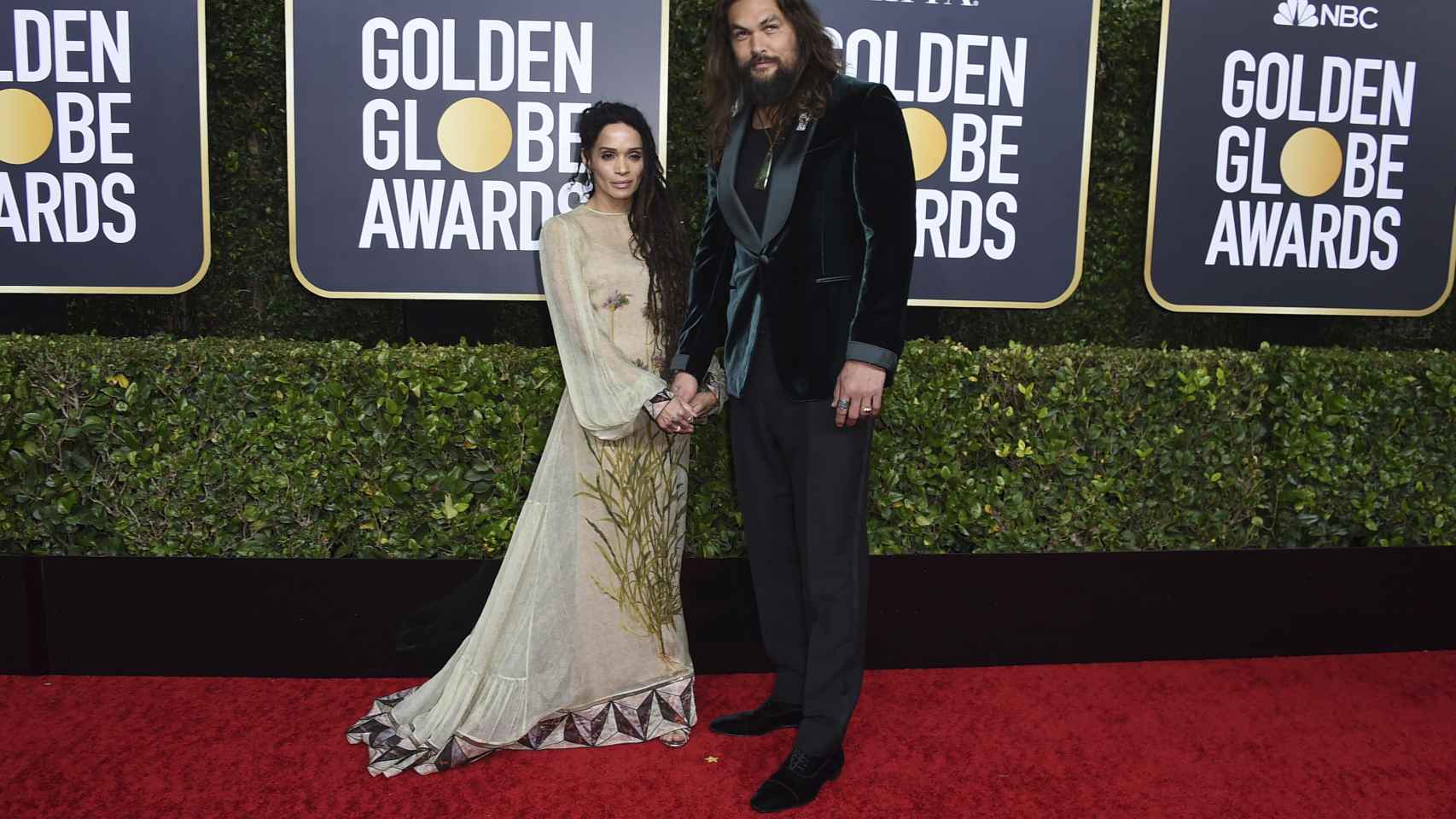 Jason Momoa y Lisa Bonet en los Globos de Oro 2020.