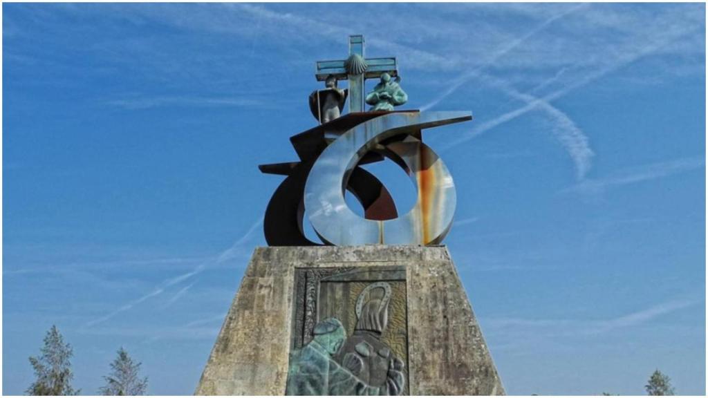 El monumento a Juan Pablo II en el Monte do Gozo.