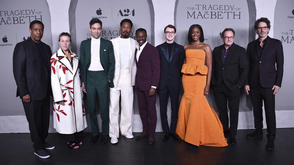 El equipo artístico de 'Macbeth' en su premiere.