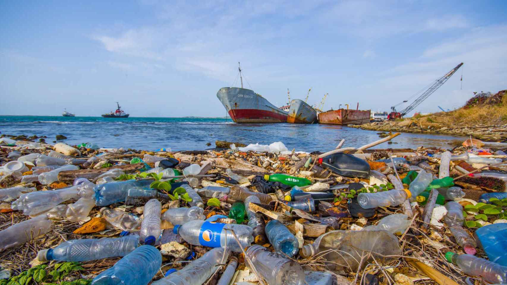 La Unión Europea persigue la reducción del uso de los plásticos.