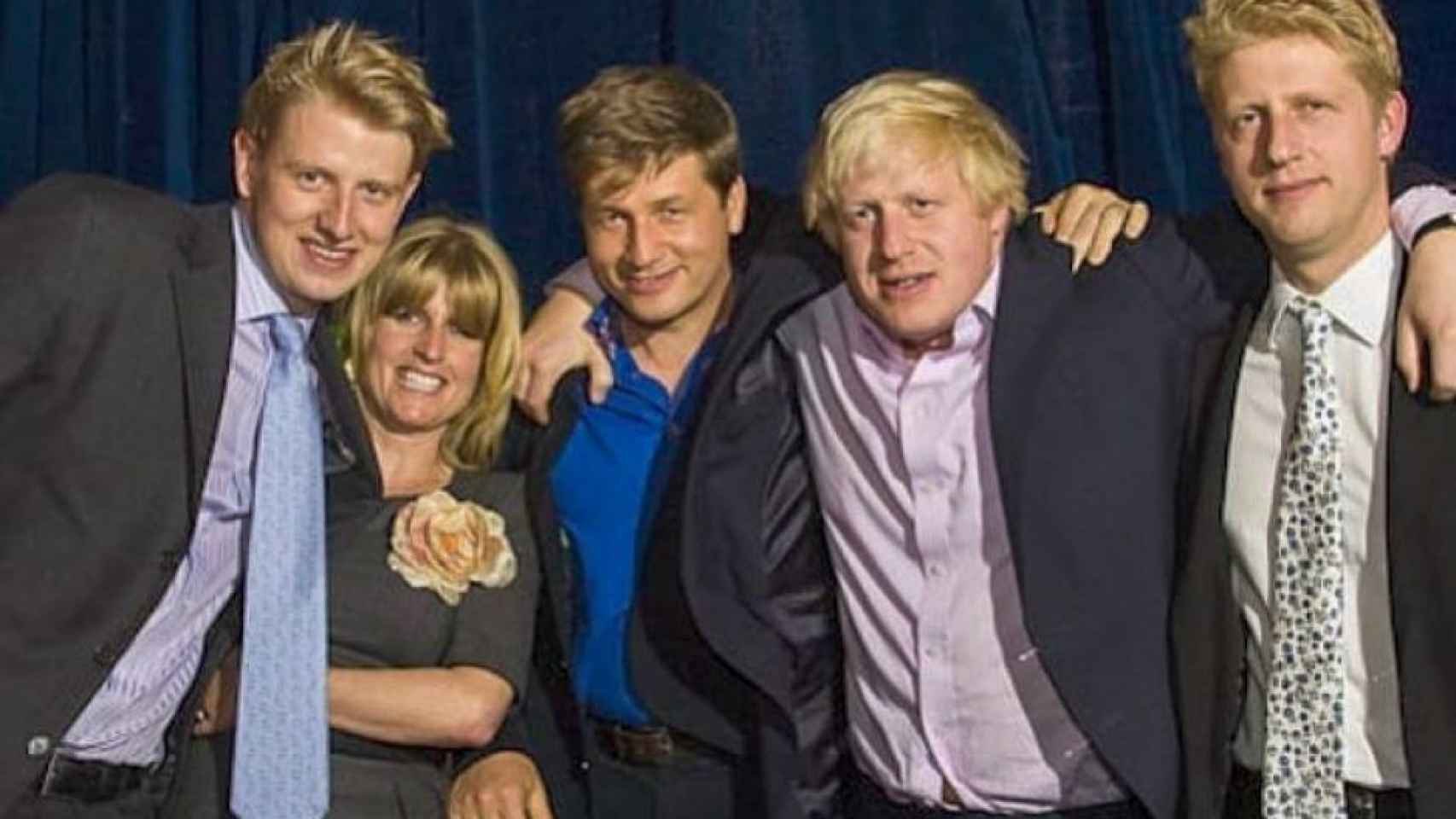 Boris Johnson con sus hermanos: Jo (dcha), Leo, Rachel y su hermanastro Max.