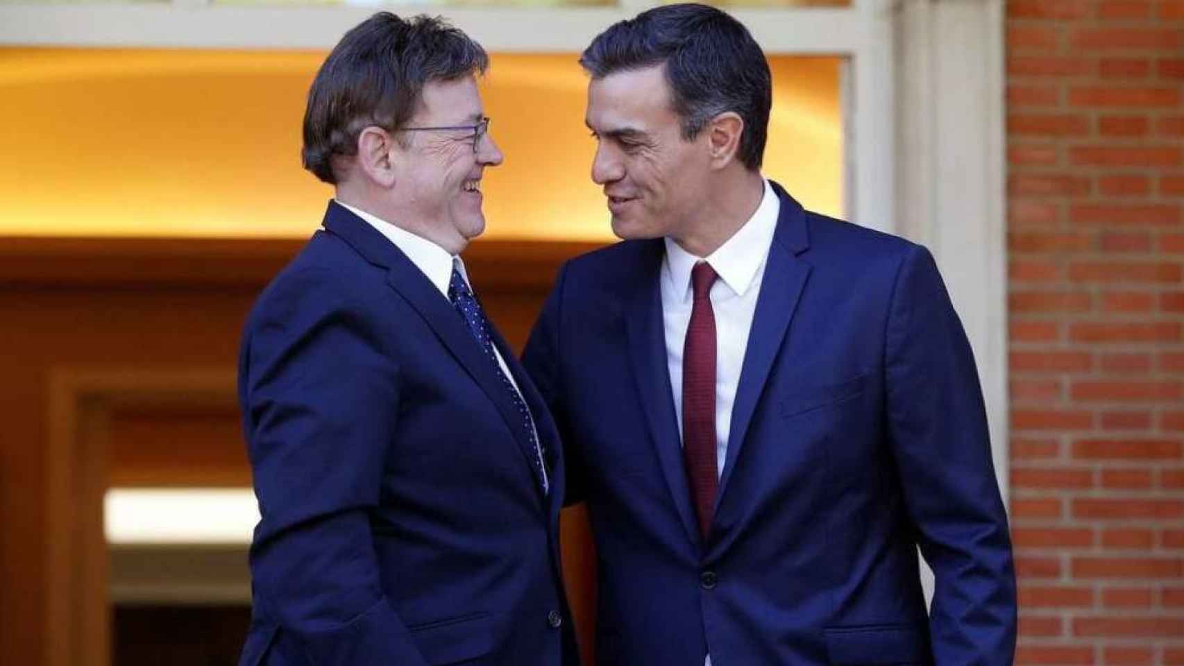 El presidente de la Generalitat Valenciana, Ximo Puig, y el presidente del Gobierno, Pedro Sánchez, ambos del PSOE.