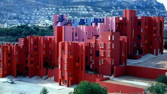 La Muralla Roja está en la costa de Calpe