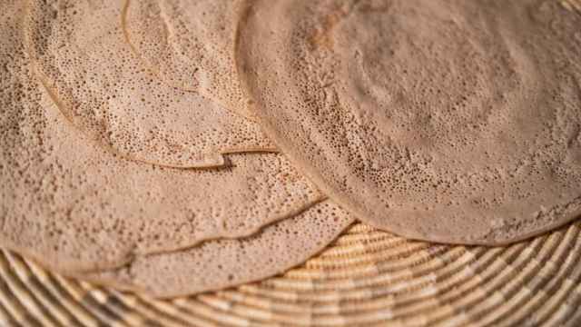 Tradicionalmente se ha utilizado para producir injera, un pan que se asemeja a una tortita.