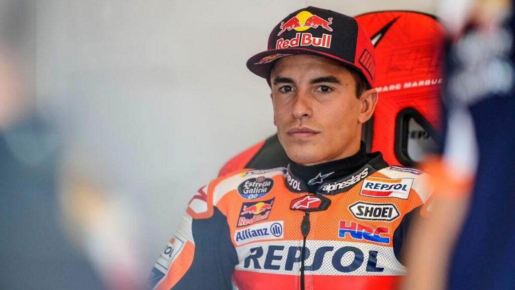 Marc Márquez, en el box del equipo Repsol Honda, en una cita de la temporada 2021.