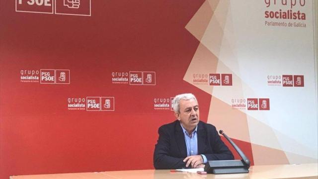 El diputado del PSdeG Luis Álvarez en rueda de prensa