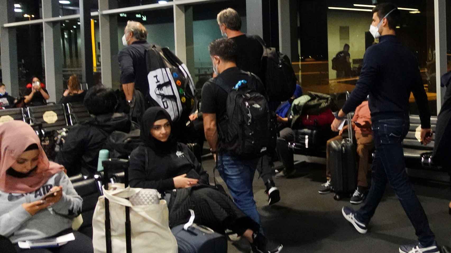 Novak Djokovic, en el aeropuerto de Melbourne después de conocer su deportación de Australia
