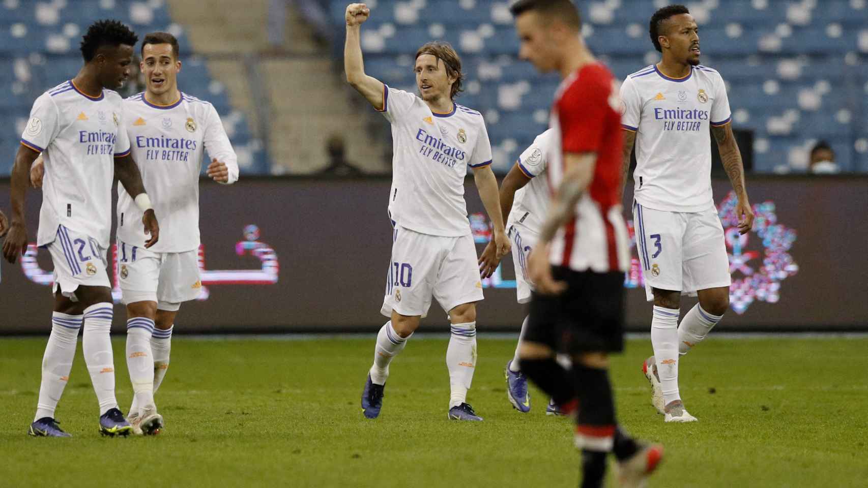 Luka Modric celebra su gol al Athletic Club en la final de la Supercopa de España