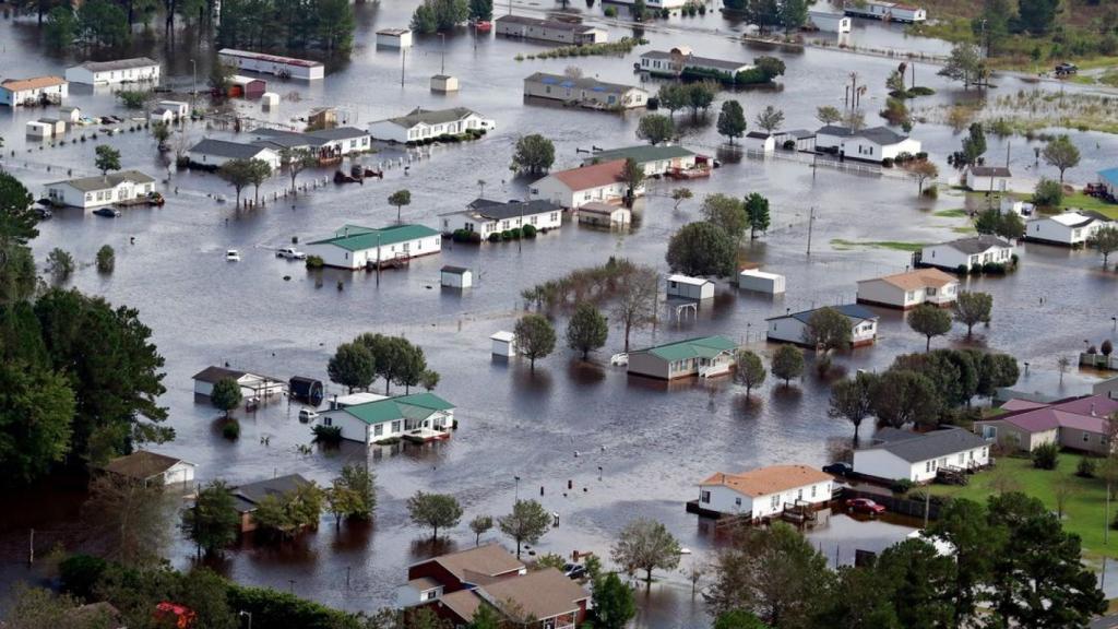 Inundación causada por el huracán Florence en un pueblo de Carolina del Norte en 2018.