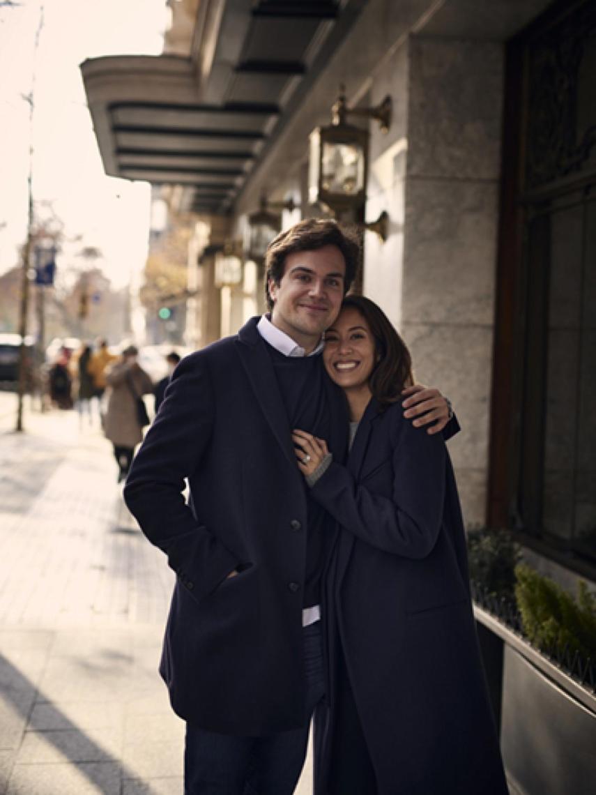 Dani Clará y Anne-Marie Colling por las calles de Barcelona.