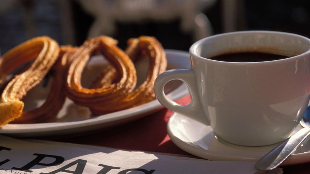 Irritantes como el chocolate y alimentos grasos como los churros son desaconsejables.