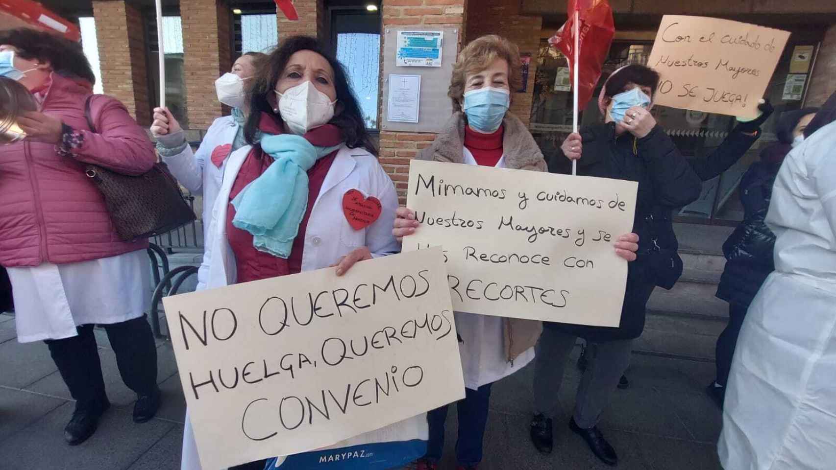 Concentración de las trabajadoras de Ayuda a Domicilio en Ciudad Real. Foto: CCOO