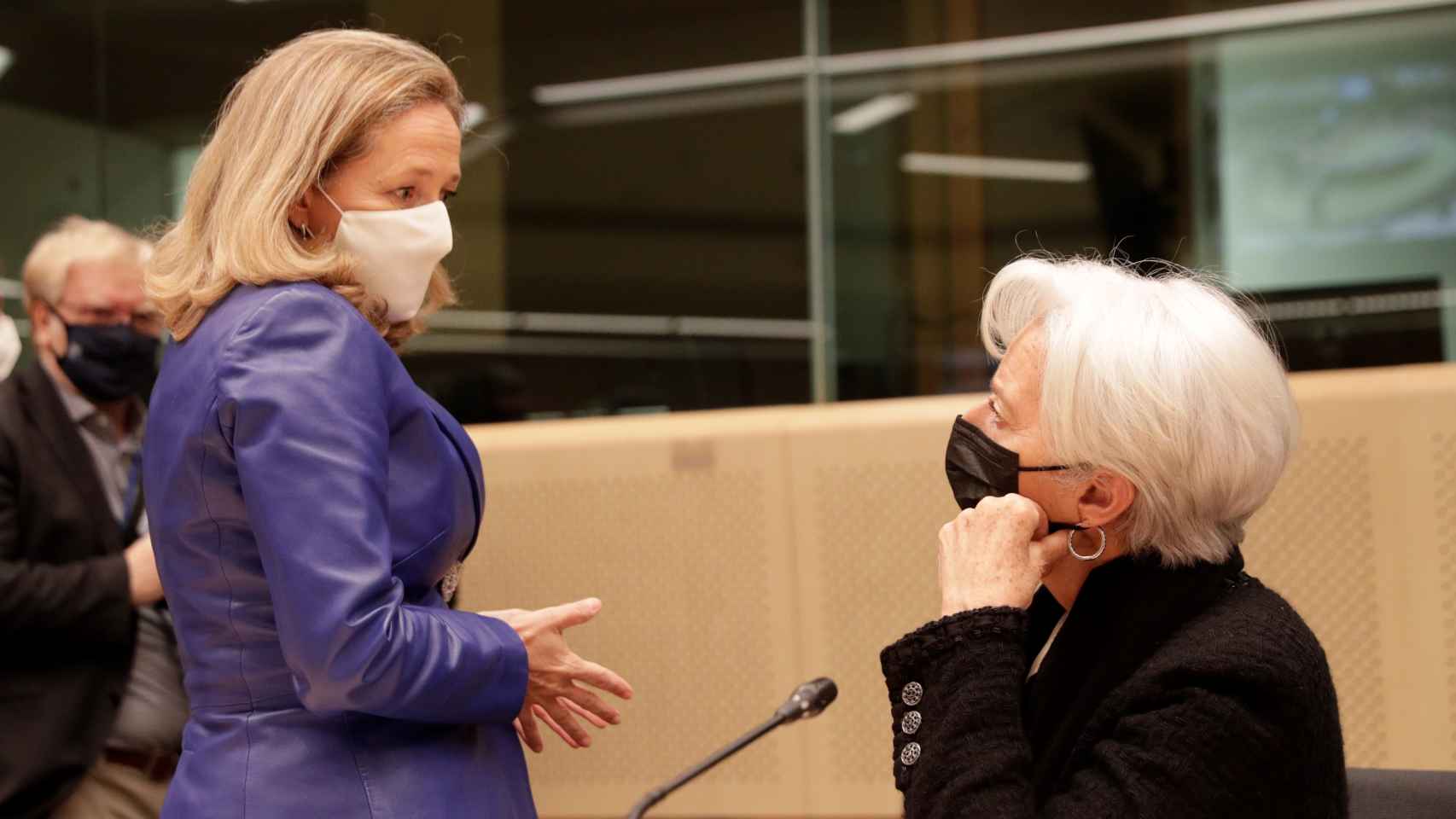 Imagen de archivo de la vicepresidenta primera, Nadia Calviño, con Christine Lagarde, presidenta del Banco Central Europeo.