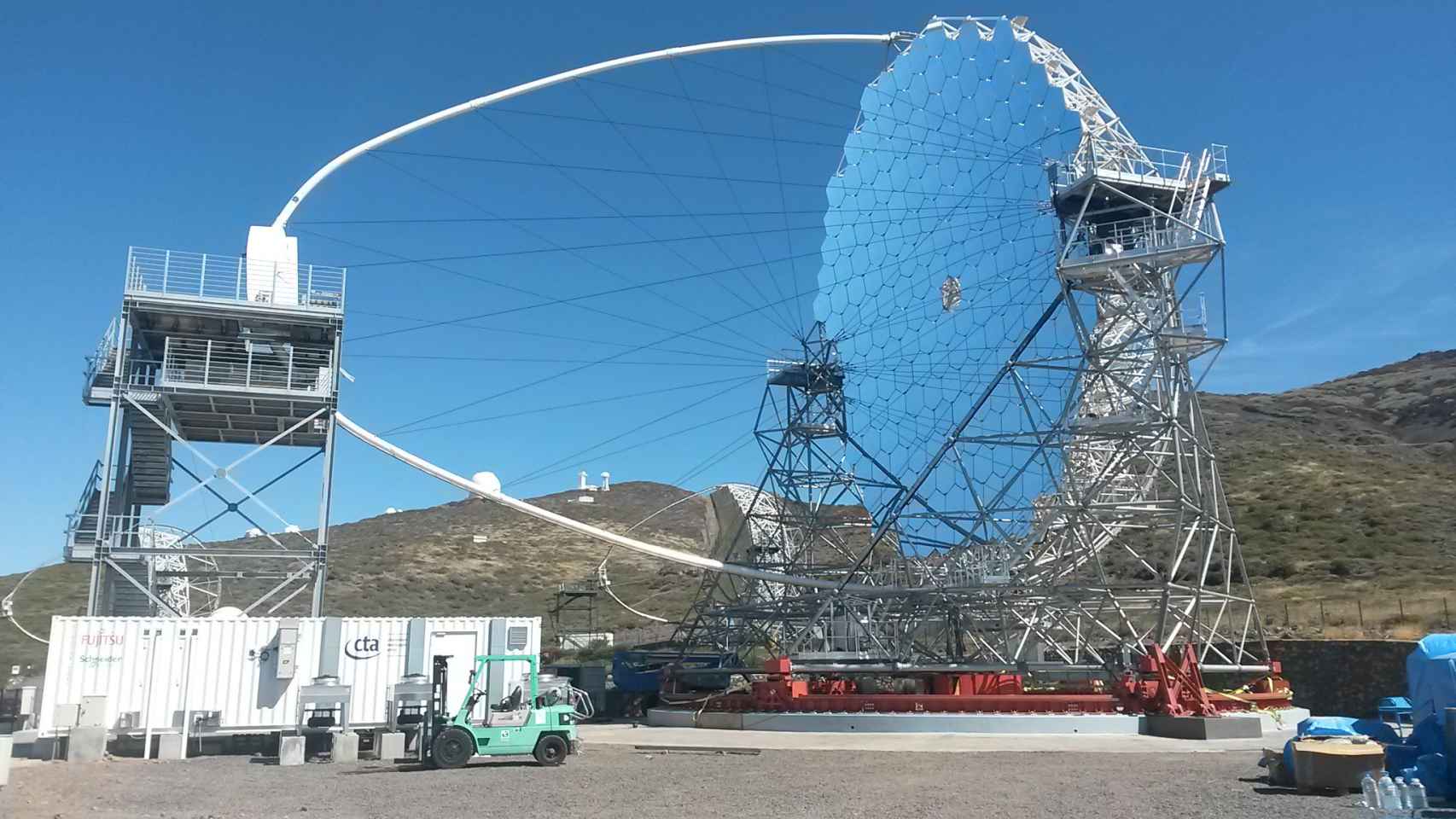 Telescopio grande en La Palma