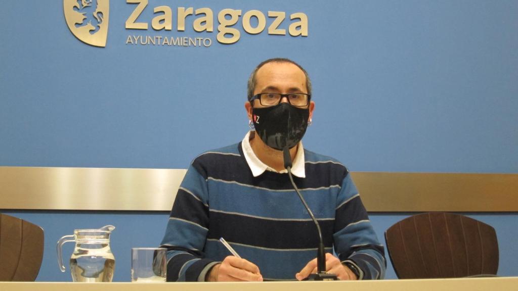 El portavoz de Zaragoza en Común en la Comisión de Hacienda del Ayuntamiento de la capital aragonesa, Alberto Cubero.