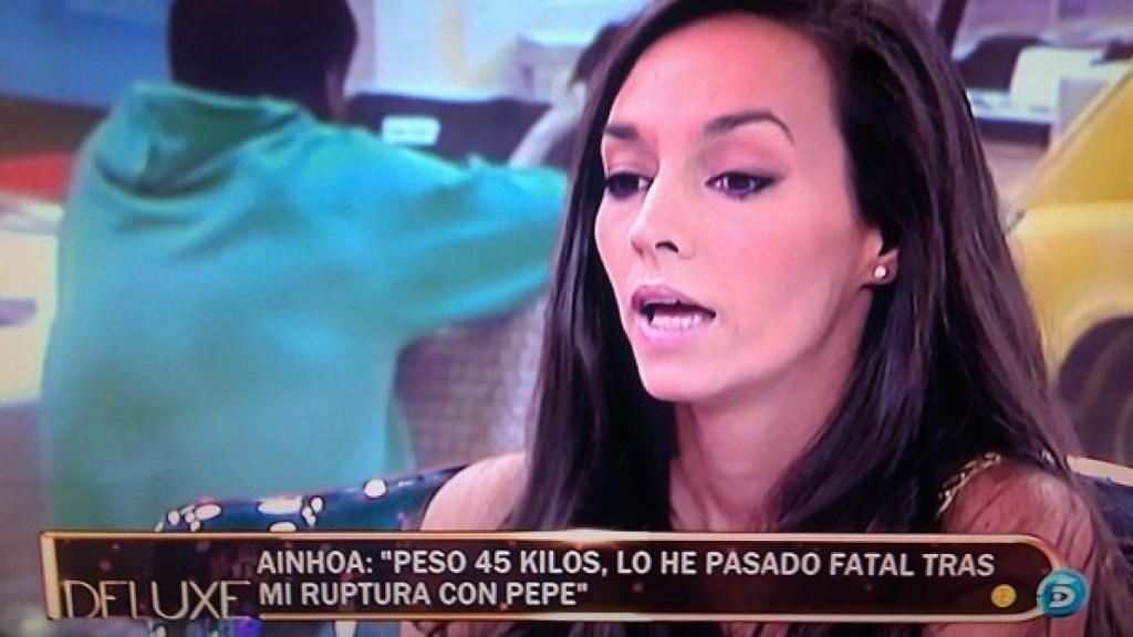 Ainhoa Pareja durante su visita al 'Deluxe' para hablar de su ruptura con Pepe Herrero.