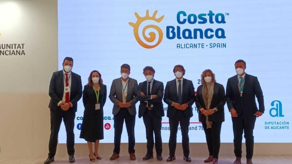 Foto de familia de la presentación del proyecto de Costa Blanca para 2022.