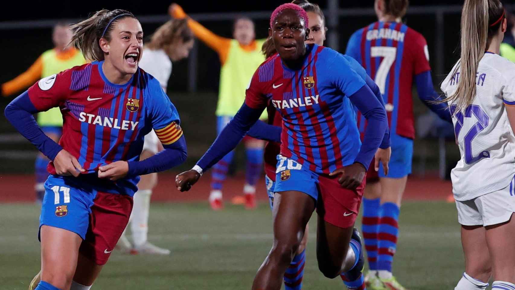 Alexia Putellas celebra su gol en El Clásico de la Supercopa de España Femenina 2022