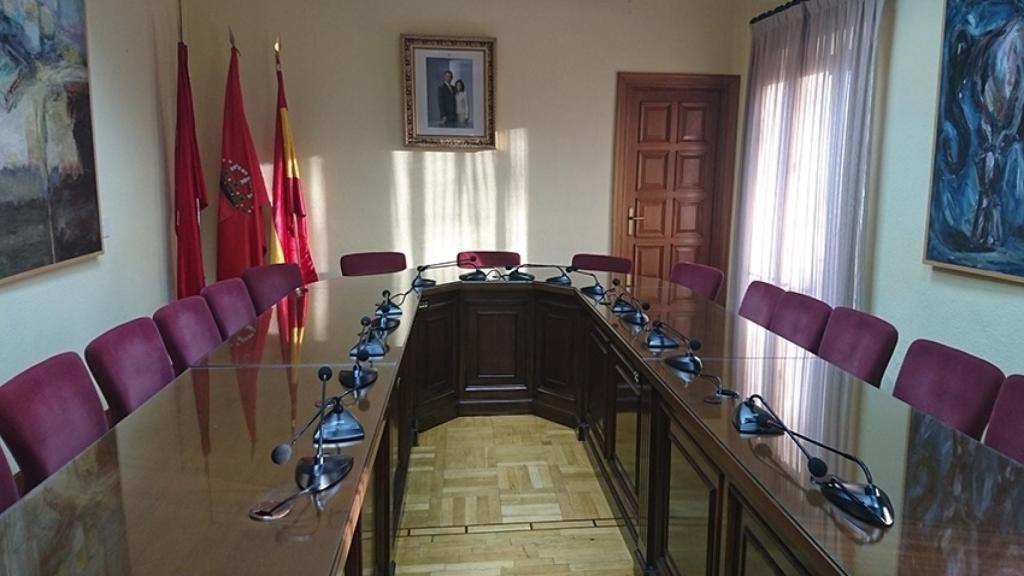 Sala de Plenos de un Ayuntamiento en España.