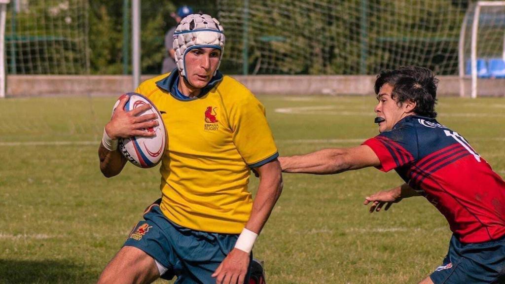 Alberto Carmona, en un partido con la selección.