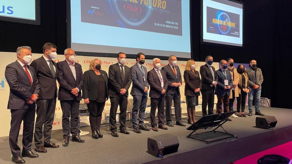 Primera reunión en Fitur de los municipios del sol y playa valenciano.