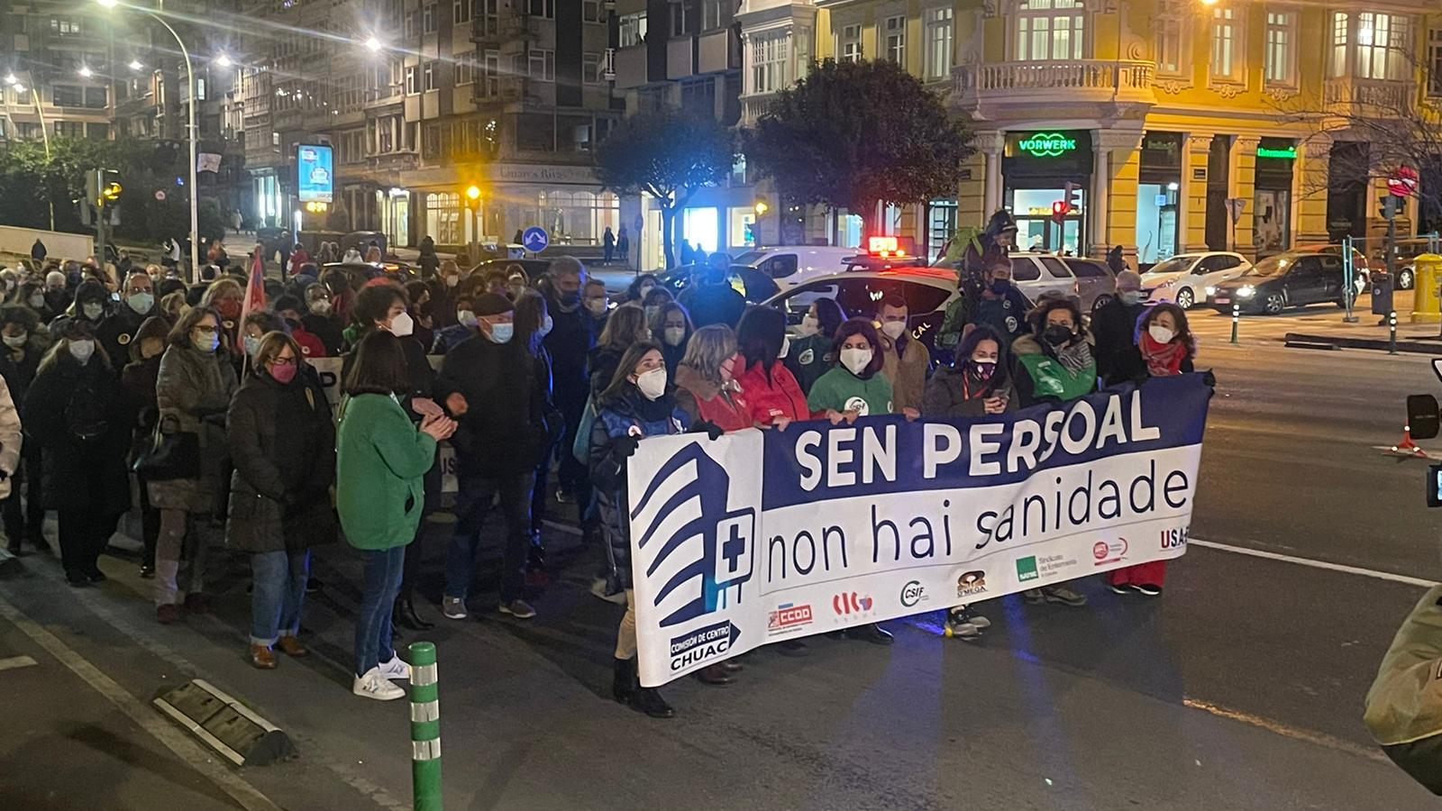 Manifestación del personal del CHUAC en las calles de A Coruña. Foto (María Seco)