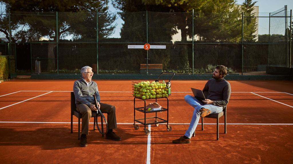 La entrevista tuvo lugar en el club Bonasport de Barcelona, fundado por Orantes en los ochenta.