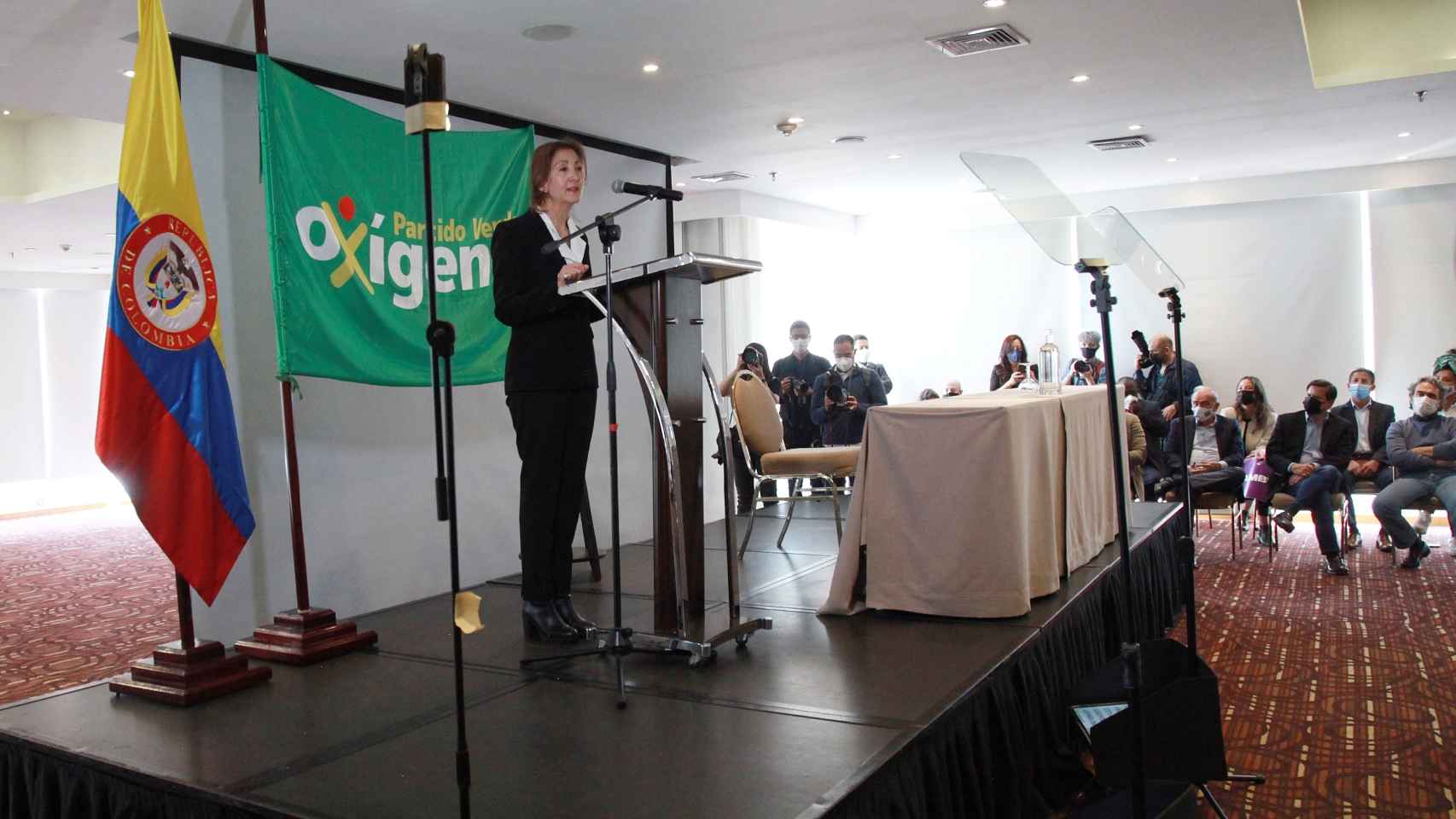 Ingrid Betancourt en el anuncio de su candidatura.