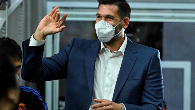 Felipe Reyes recibe el homenaje del WiZink Center.