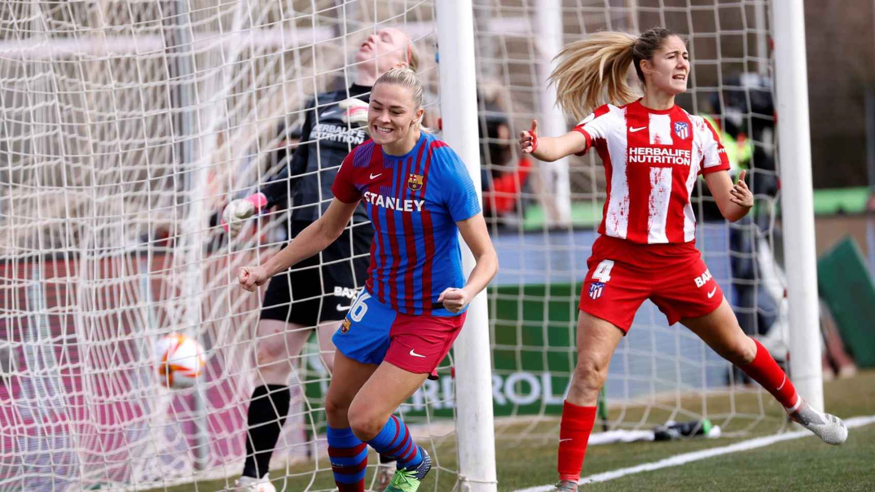 Rolfö celebra el 4-0 durante la final de la Supercopa de España femenina