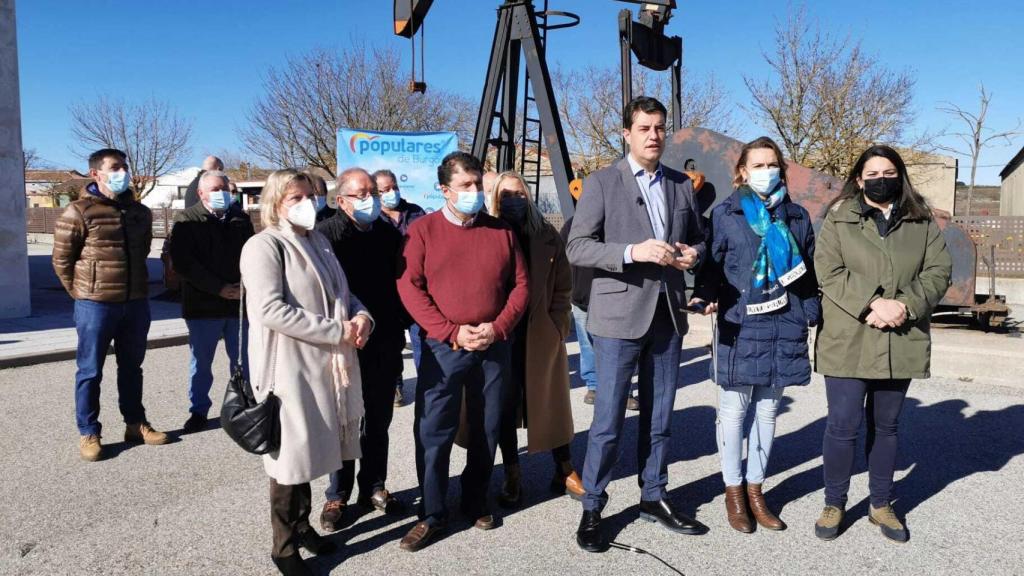 Ángel Ibáñez en su visita a las localidades de Sargentes de la Lora y Covanera