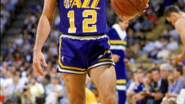 John Stockton haciendo una jugada con los Utah Jazz