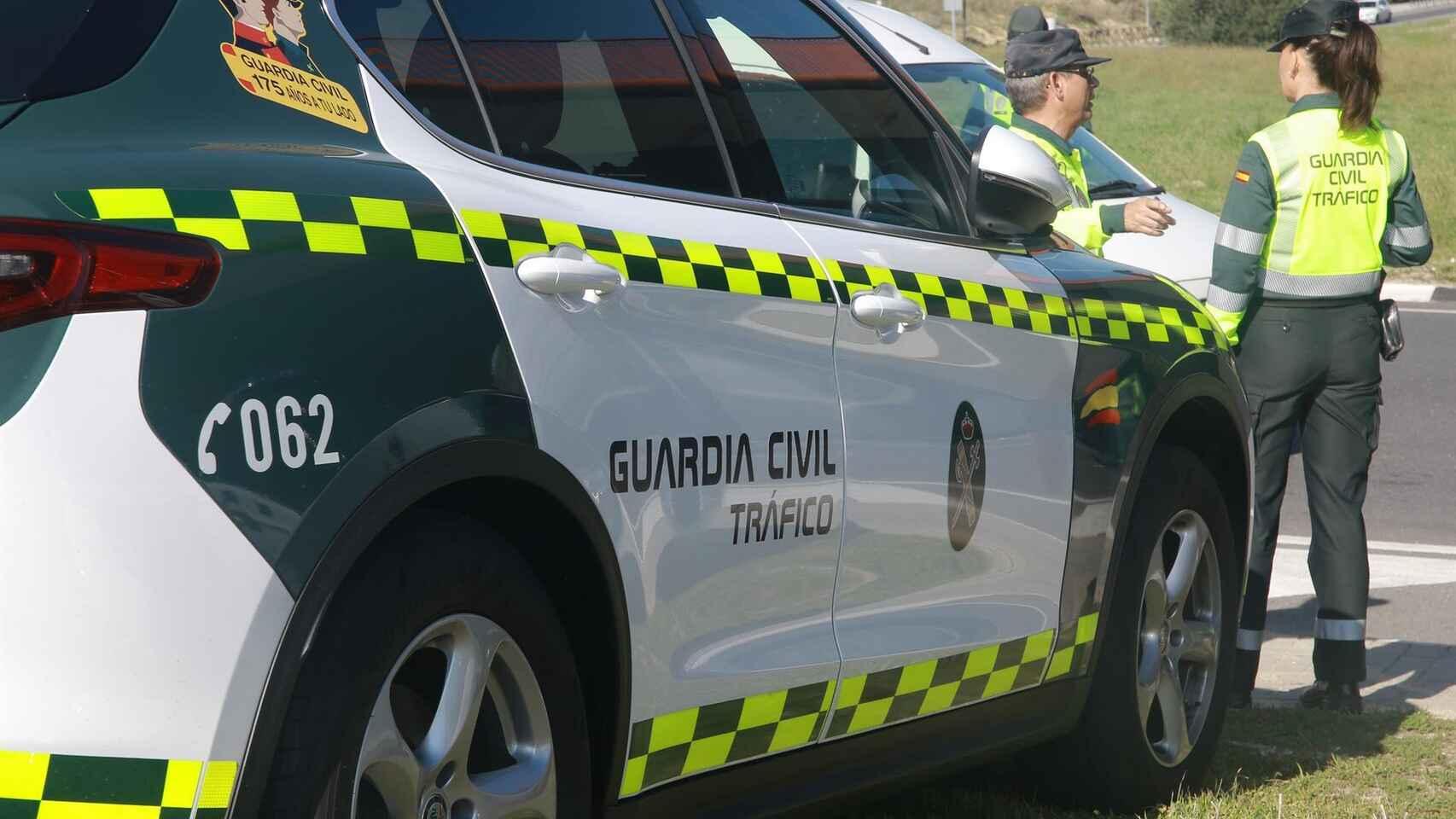 El vuelco de un camión en Chinchilla de Montearagón provoca el corte total de A-30