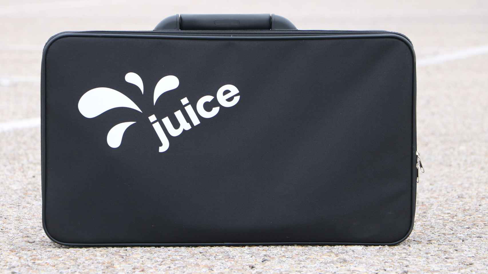 Imagen del Juice Booster 2 recogido dentro del maletín.
