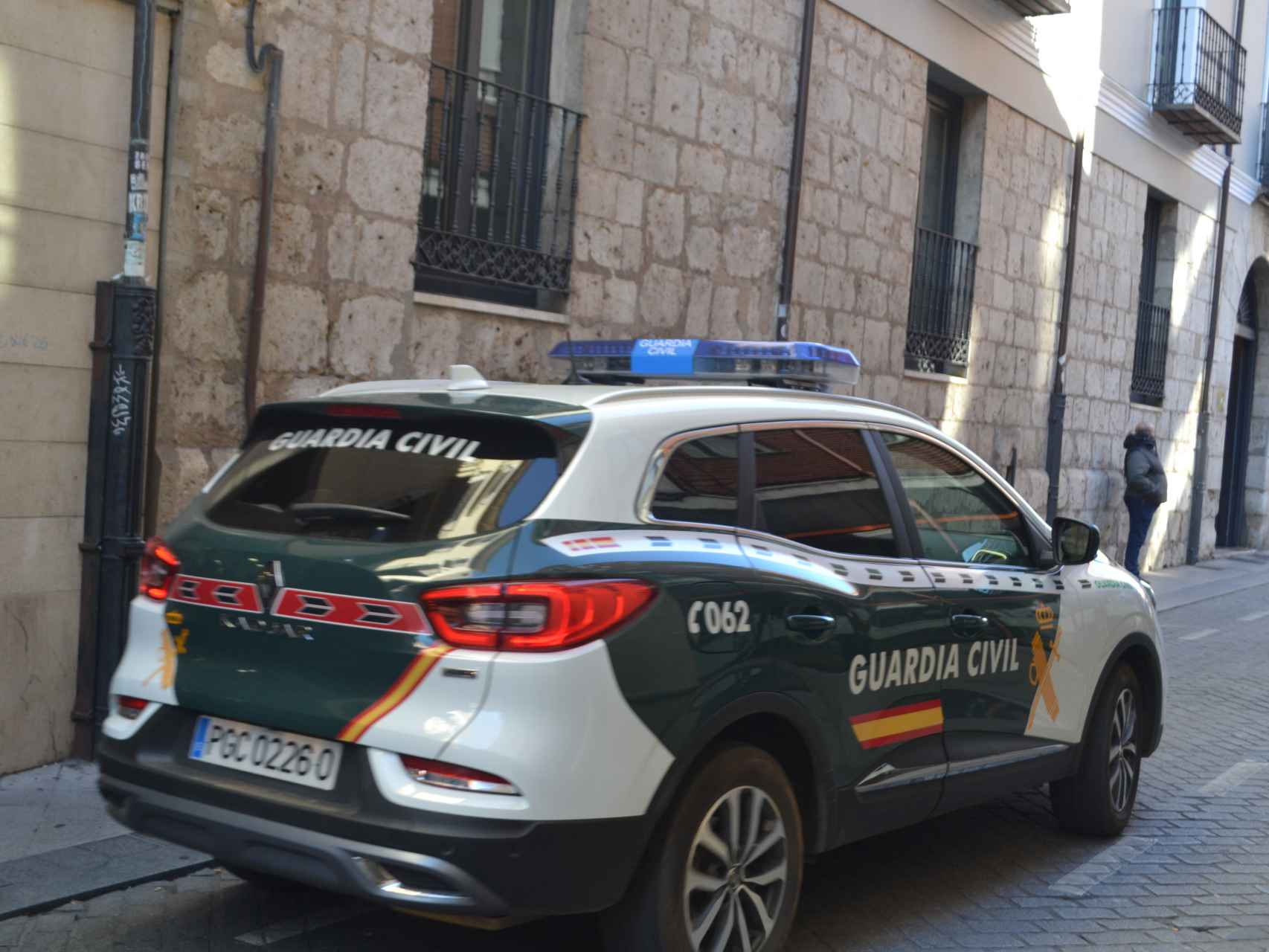 Un coche de la Guardia Civil junto a los Juzgados de Valladolid tras la llegada de Ramón