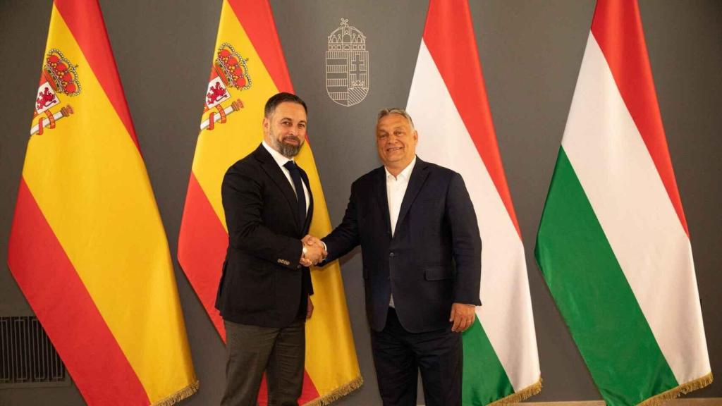 El líder de Vox, Santiago Abascal, y el primer ministro de Hungría, Viktor Orbán, en mayo de 2021. Efe