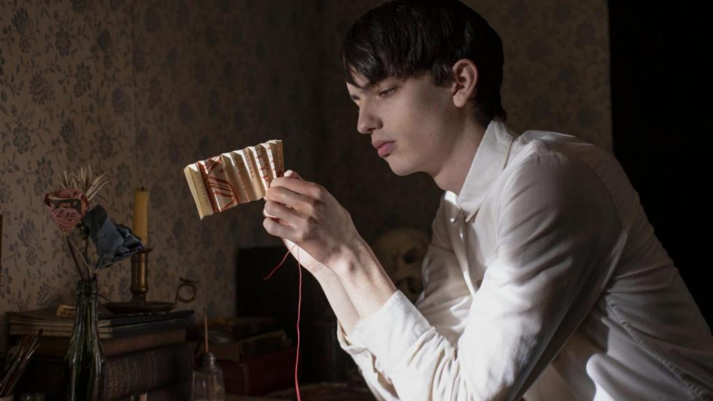 Kodi Smit-McPhee en 'El poder del perro'.