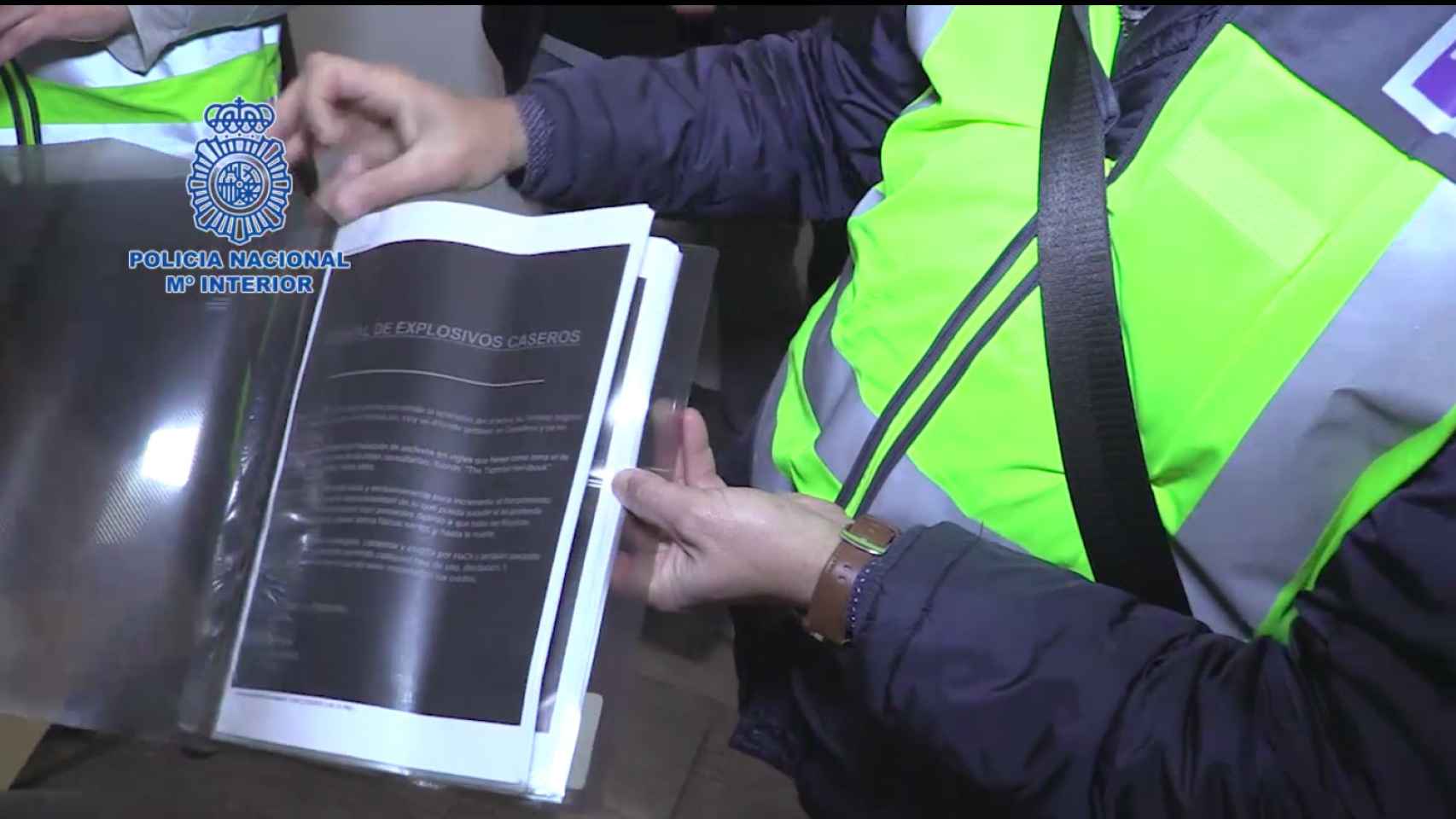 Este manual de fabricación de explosivos pertenecía a uno de los detenidos