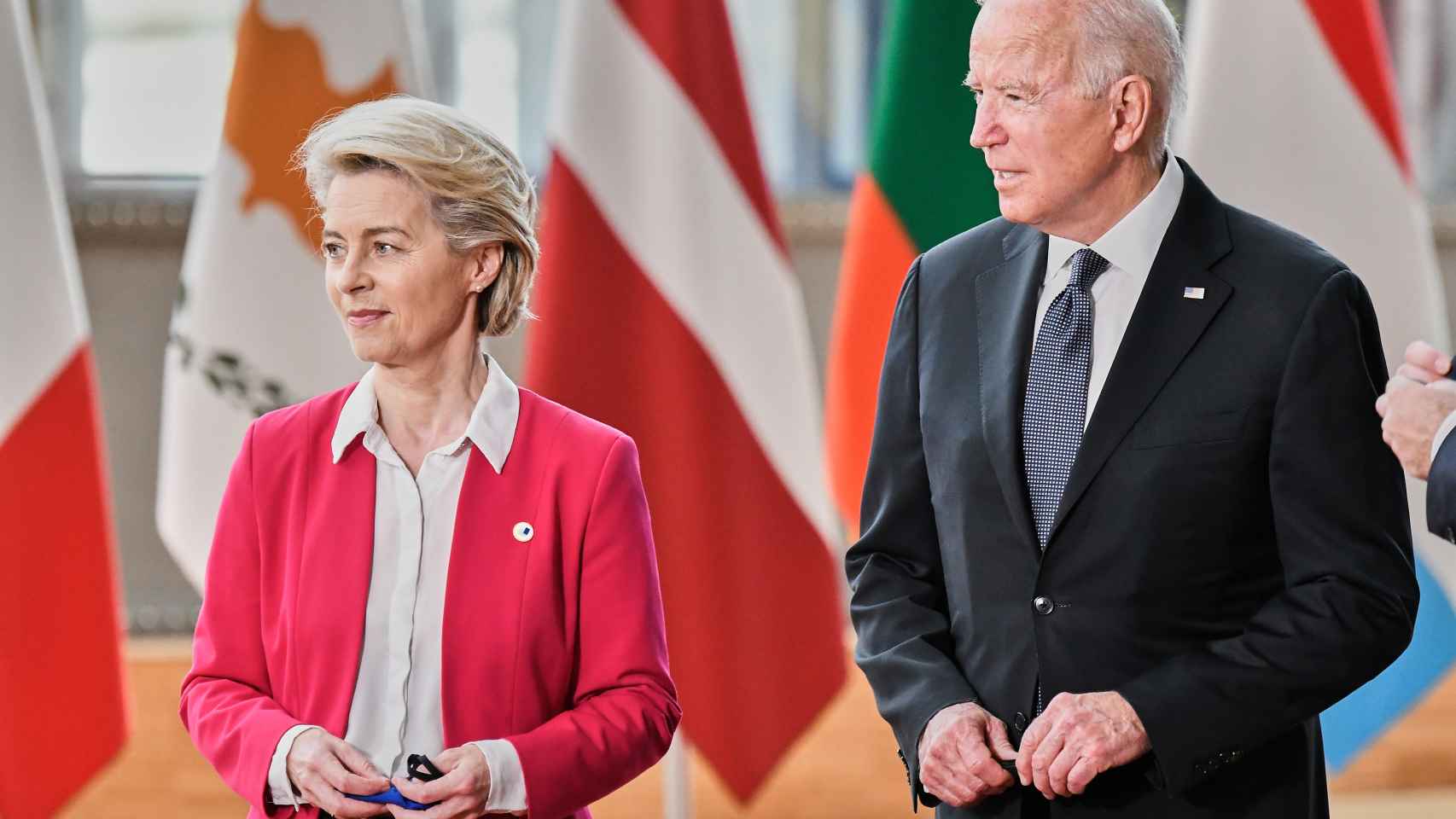 La presidenta de la Comisión Europea, Ursula von der Leyen, y el presidente de los Estados Unidos, Joe Biden, durante su reunión en Bruselas en junio de 2021.