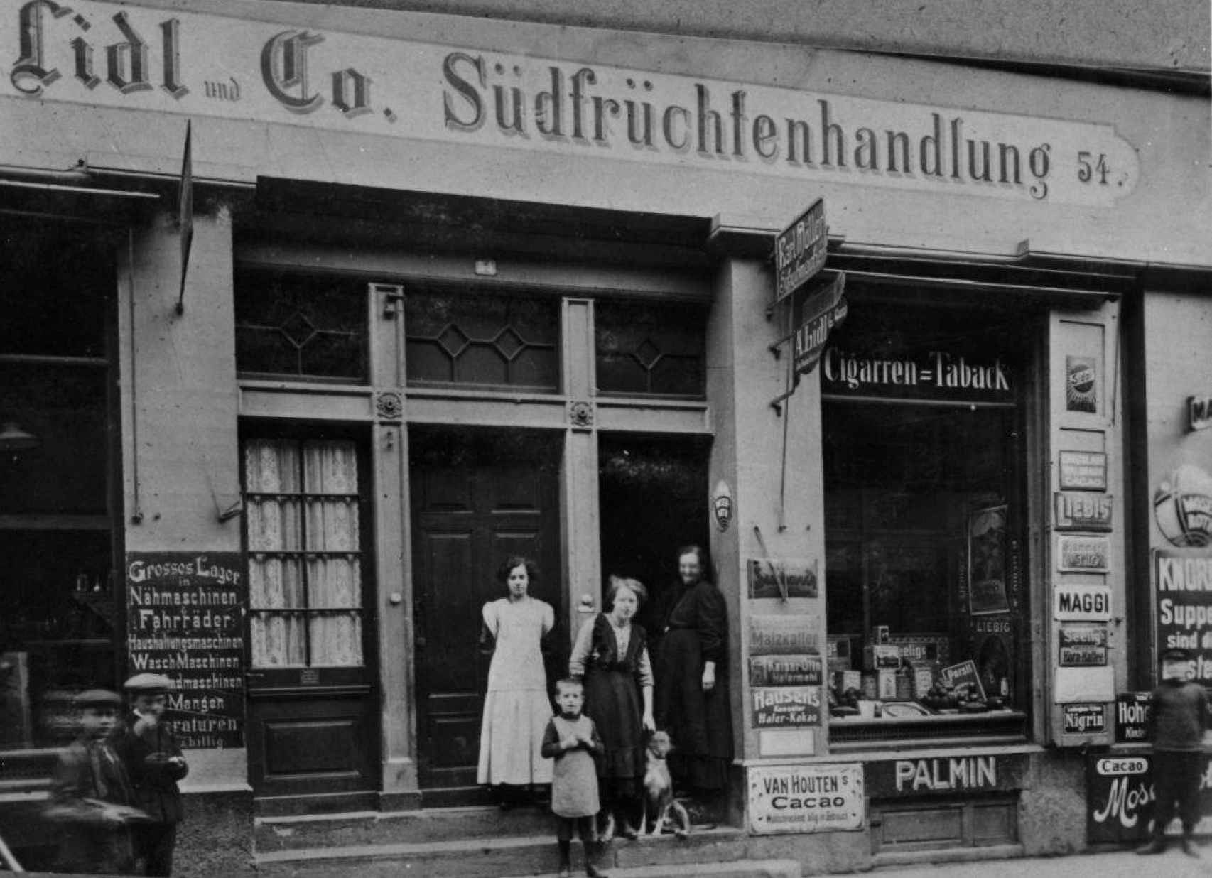 Imagen de los distribuidores de frutas Lidl con los que se asoció el padre de Dieter Schwarz.